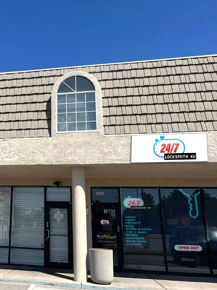 24/7 Locksmith 4U shop on East Flamingo Rd in Las Vegas